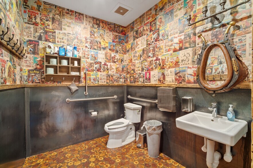 More Photos Of 5373 Highway 224, Park City Medical For Sale