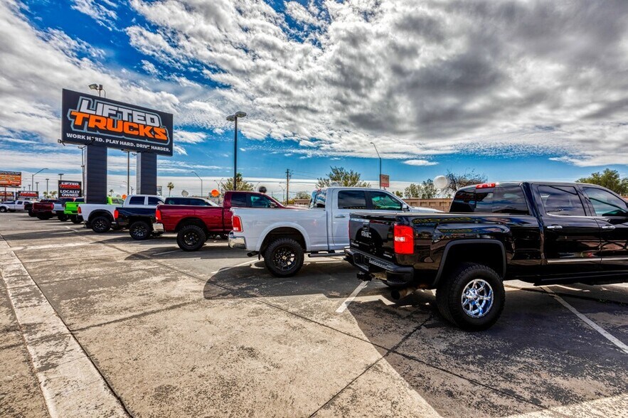 More Photos Of 3120 E Bell Rd, Phoenix Auto Dealership For Sale