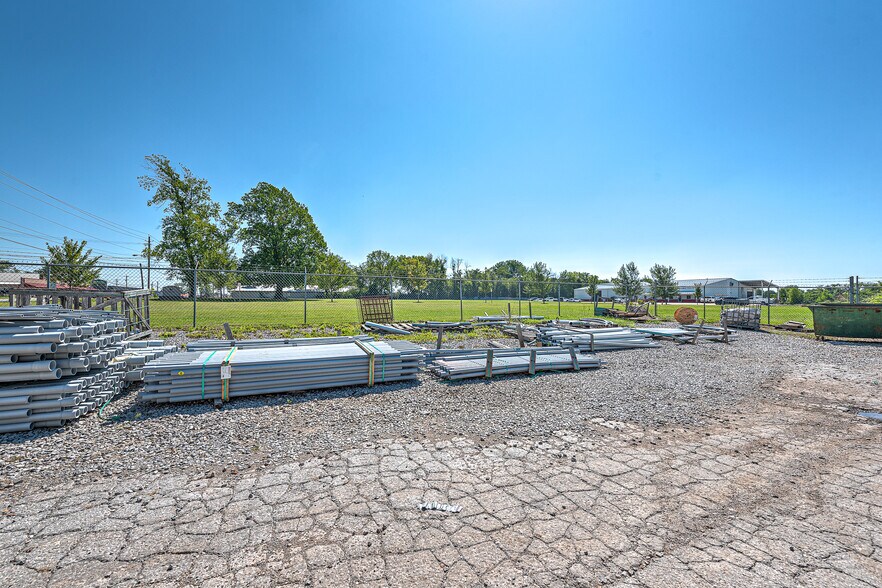 More Photos Of 1520 E Main St, Siloam Springs Storefront For Sale