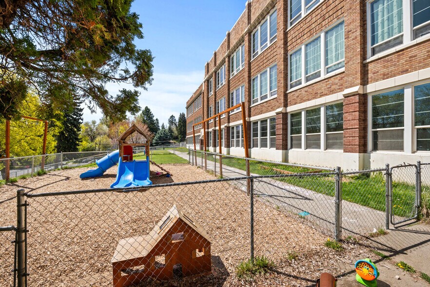 More Photos Of 115 NW State St, Pullman Loft Creative Space For Sale