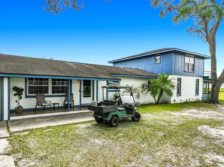 More Photos Of 7001 W Jones Ave, Mount Dora Airplane Hangar For Sale