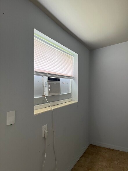 More Photos Of 977 Miner Rd, Lantana Apartments For Sale