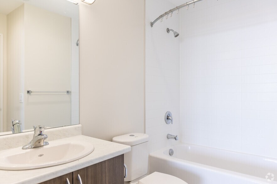 More Photos Of 73 Bayly St W, Ajax Apartments For Lease