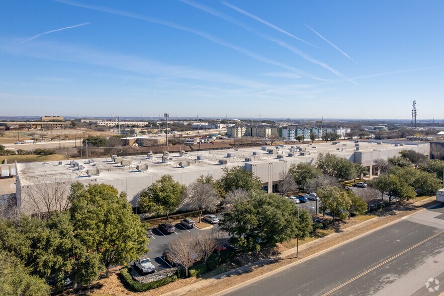 More Photos Of 5812 Trade Center Dr, Austin Warehouse For Lease