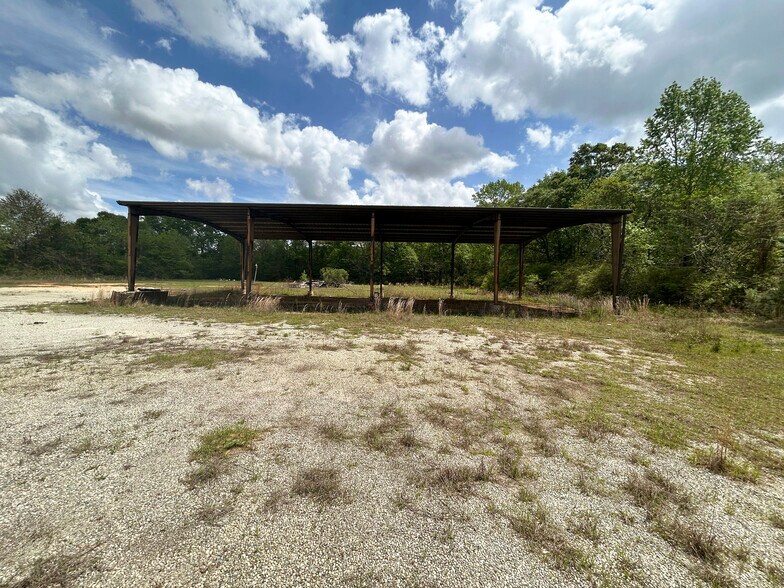 More Photos Of 378 Eastland Rd, Dothan Distribution For Sale