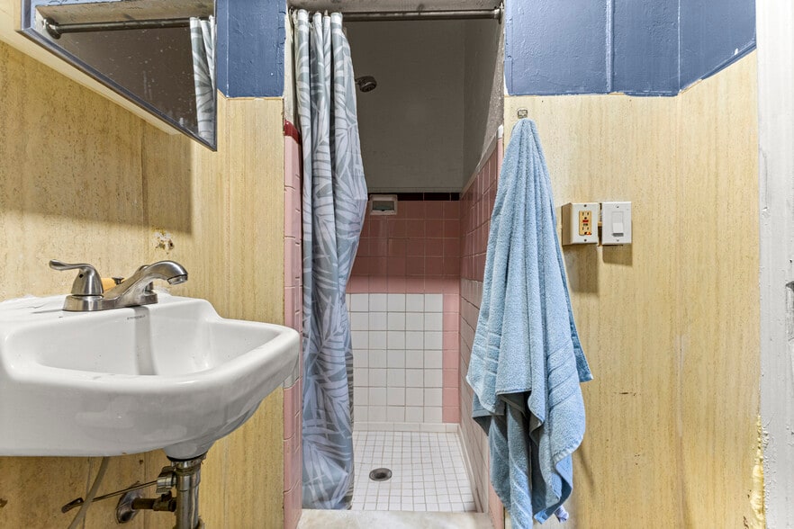 More Photos Of 228 Inkster Rd, Inkster Apartments For Sale