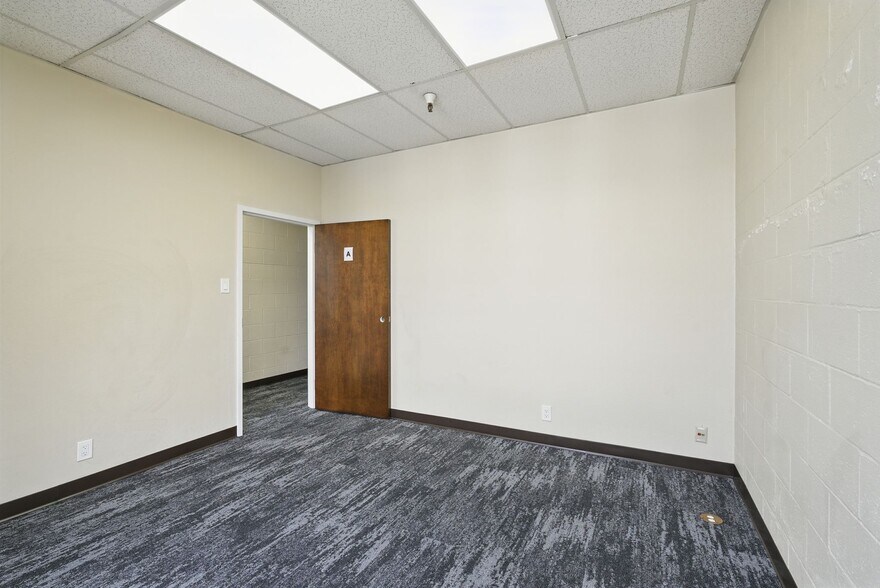 More Photos Of 301 Grand Ave, South San Francisco Office For Lease