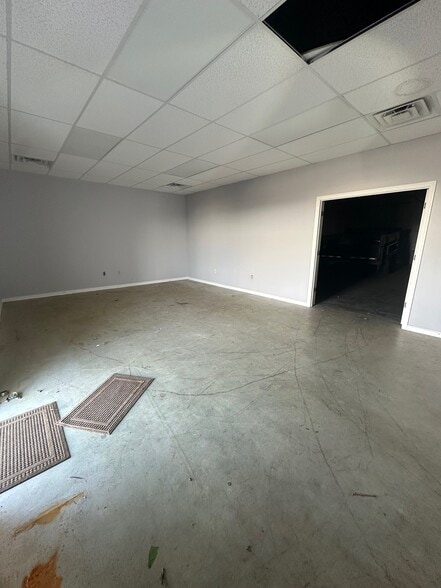 More Photos Of 3300-3312 Encrete Ln, Dayton Light Manufacturing For Lease