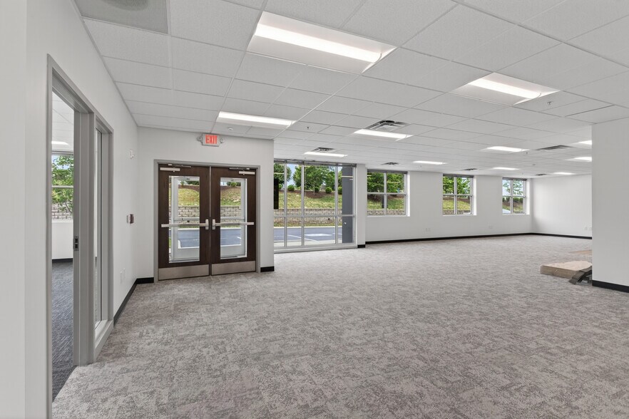 More Photos Of 421 Mason Rd, La Vergne Warehouse For Lease