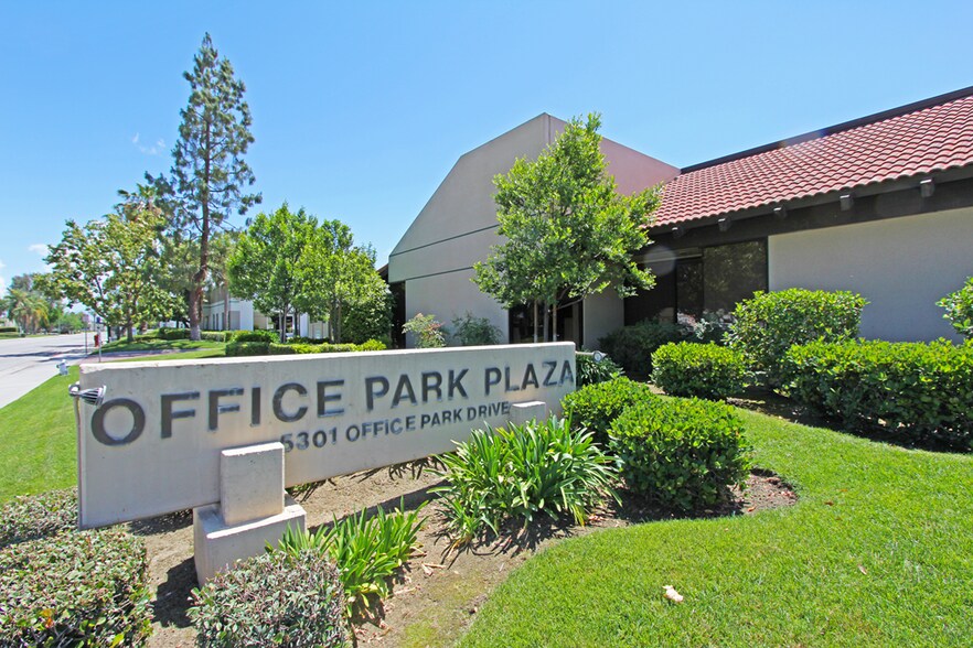 More Photos Of 5301 Office Park Dr, Bakersfield Medical For Lease