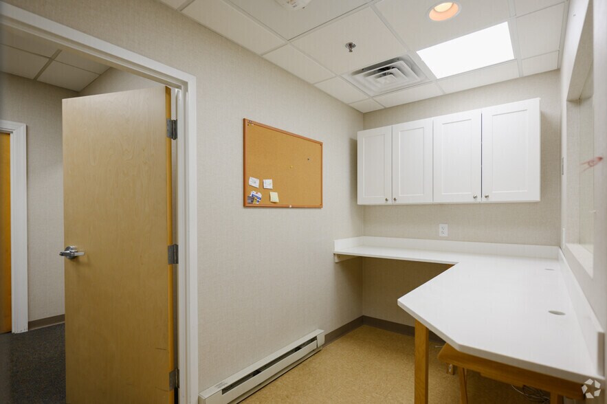 More Photos Of 1999 Sproul Rd, Broomall Medical For Lease
