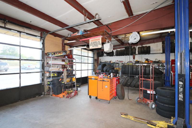 More Photos Of 14730 E Wade Hampton Blvd, Greer Auto Repair For Lease