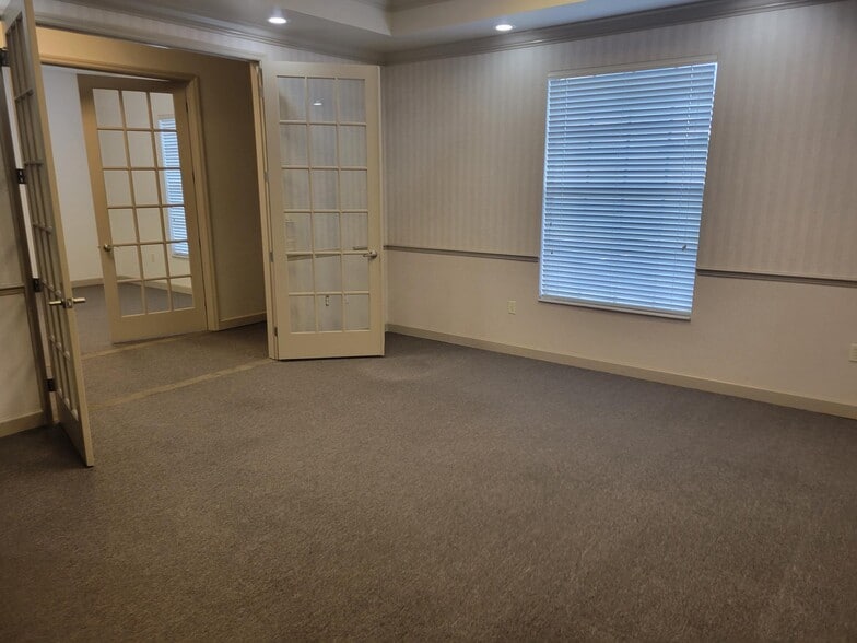 More Photos Of 1000-1032 Tamiami Trl, Port Charlotte Unknown For Lease