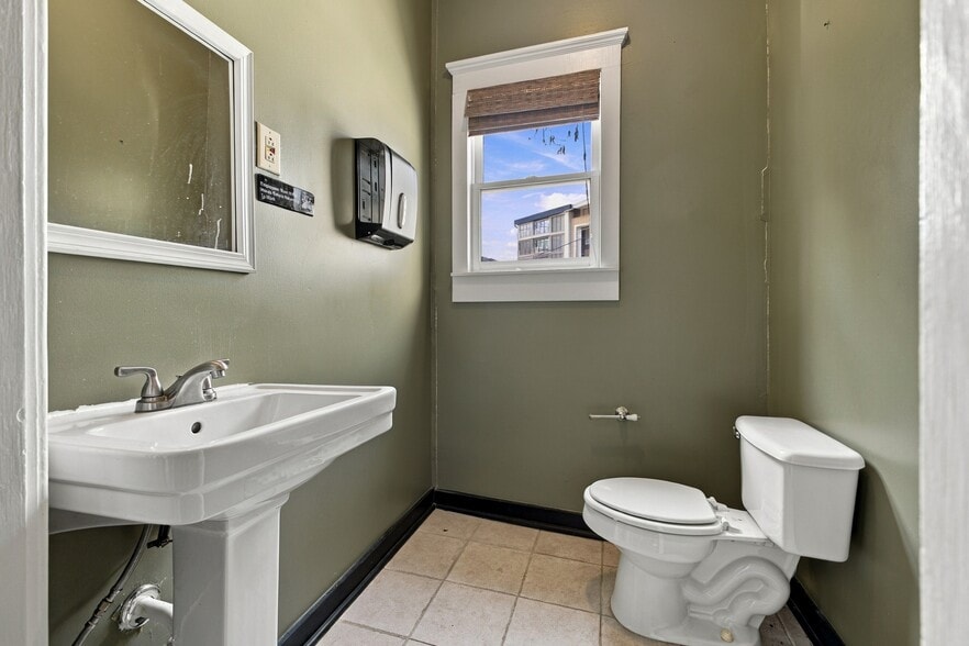 More Photos Of 321 29th Ave N, Nashville Office Residential For Sale