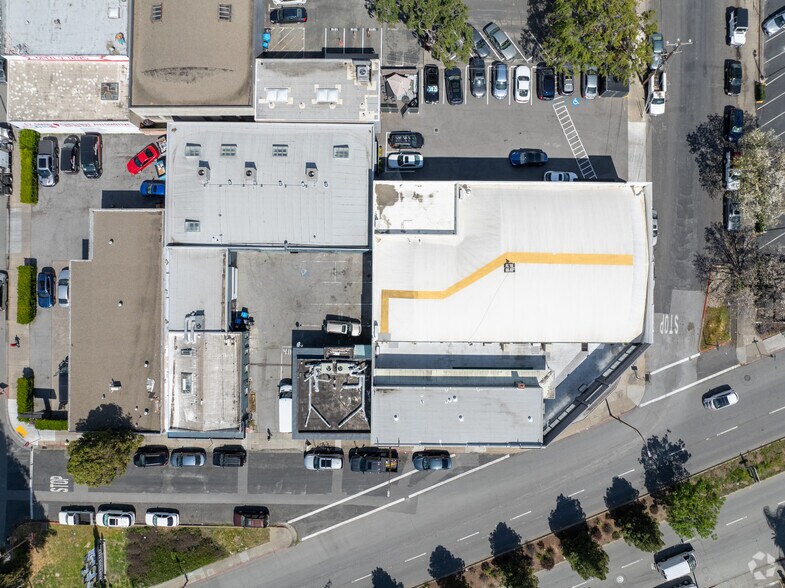 More Photos Of 411-417 Lathrop St, Redwood City Service For Sale