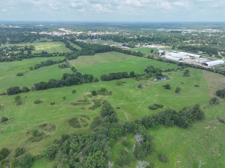 More Photos Of TBD Sunshine St, Mountain Grove Land For Sale
