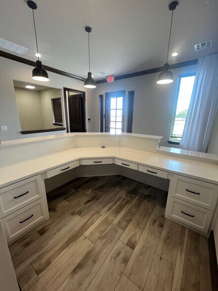 More Photos Of 17935 N Pennsylvania Ave, Edmond Unknown For Lease