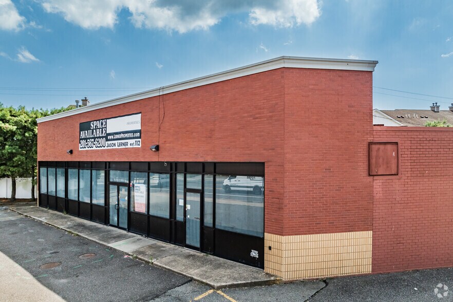 More Photos Of 20-74 Deer Park Ave, North Babylon Unknown For Lease