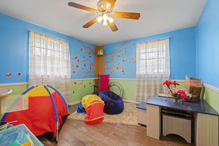 More Photos Of 611 New Shackle Island Rd, Hendersonville Flex For Sale