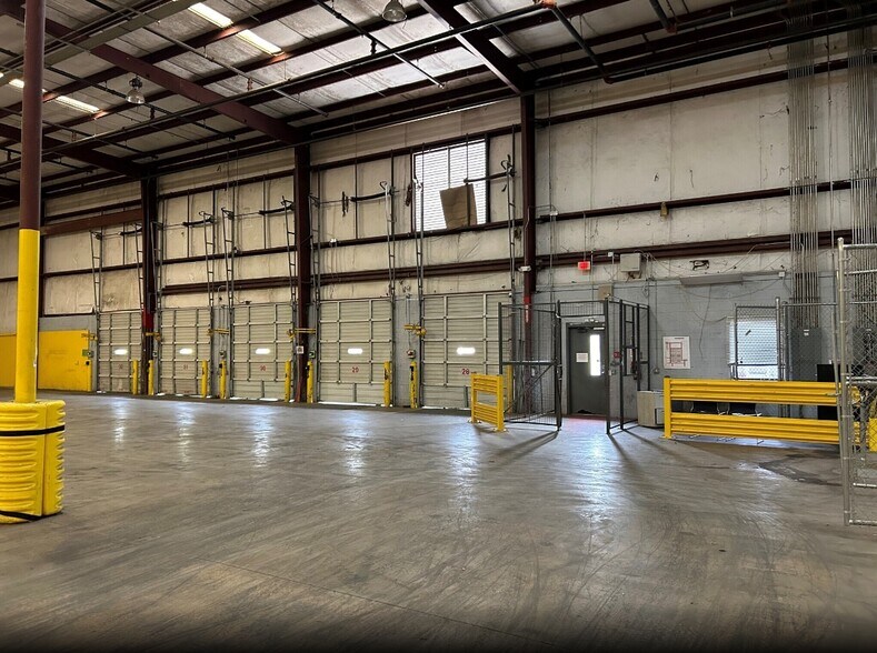 More Photos Of 195 Industrial N dr, Gluckstadt Industrial For Lease