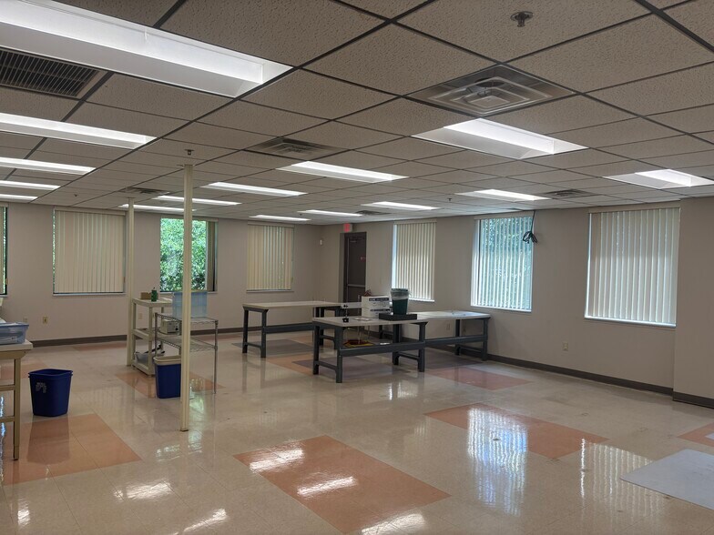 More Photos Of 112 Frank Mossberg Dr, Attleboro Office For Sale