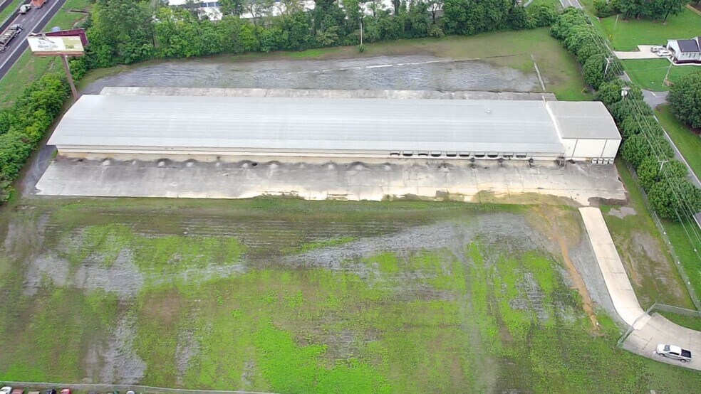 More Photos Of 325 Lovers Lane Rd SE, Calhoun Truck Terminal For Lease