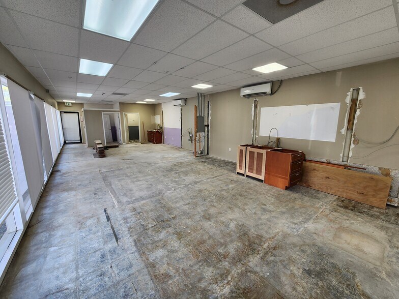 More Photos Of 2070 N King St, Honolulu Freestanding For Lease