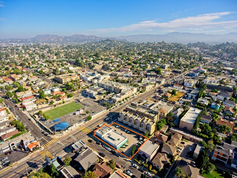More Photos Of 900 N Alvarado St, Los Angeles Storefront Retail Office For Lease