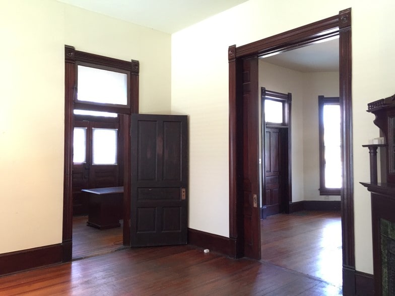 More Photos Of 1000 E Cesar Chavez St, Austin Loft Creative Space For Lease