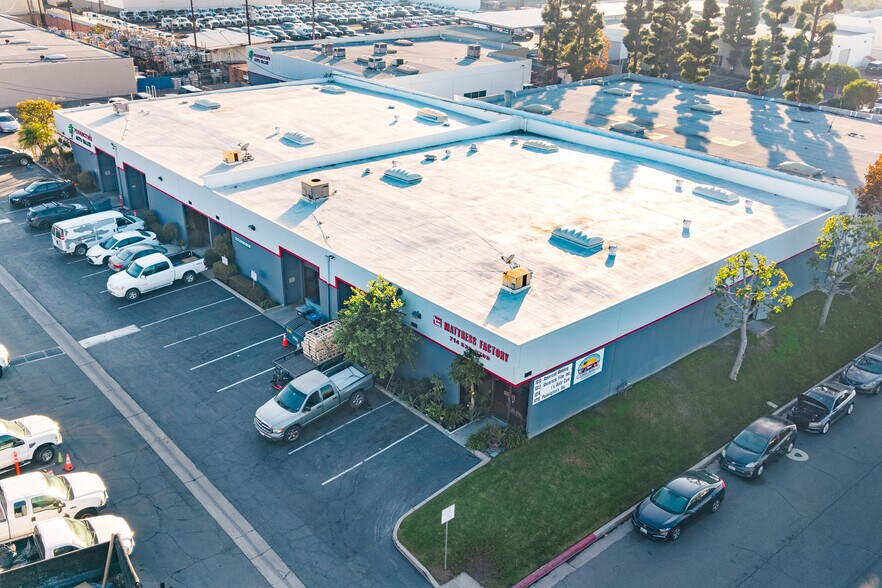 More Photos Of 1010-1016 W Barkley Ave, Orange Warehouse For Sale