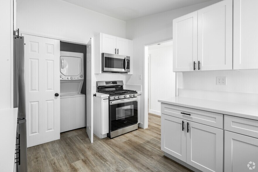 More Photos Of 205 S McCoy Rd, Orange Apartments For Sale