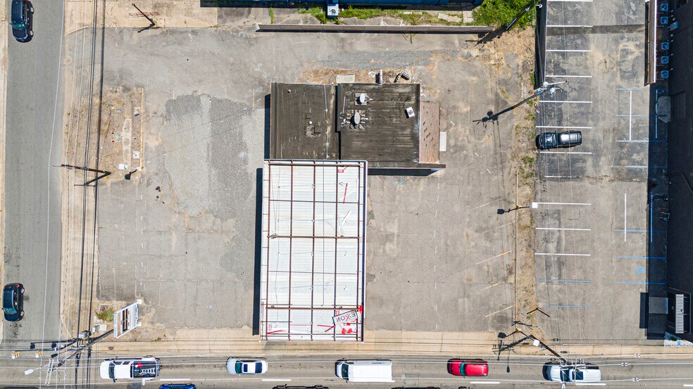More Photos Of 203 S Arkansas Ave, Russellville Service Station For Sale