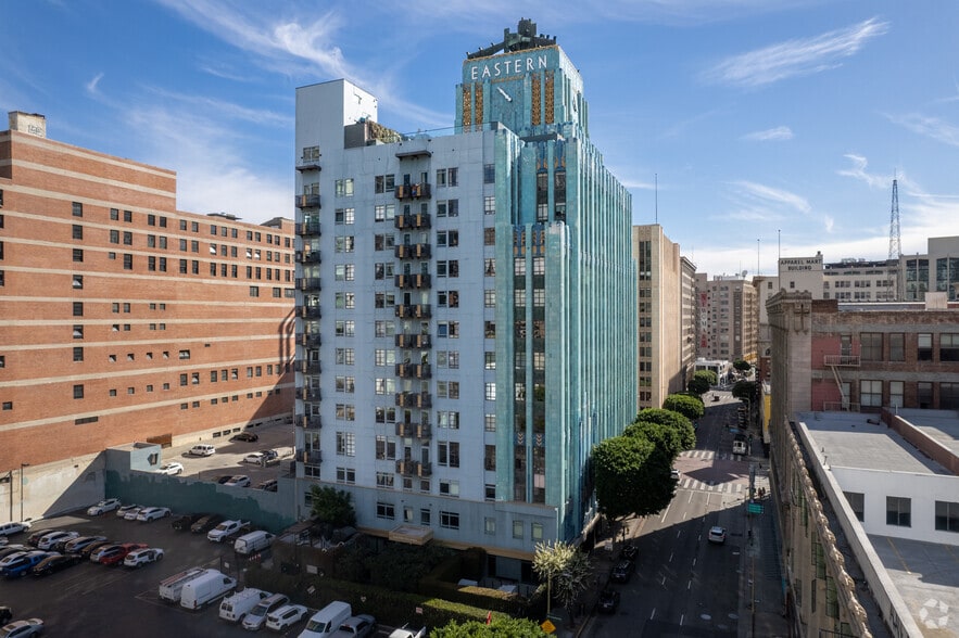 More Photos Of 215 W 9th St, Los Angeles Apartments For Lease