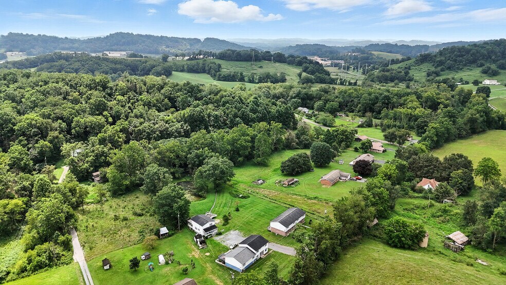 More Photos Of 14694 Wallace Pike, Abingdon Multifamily For Sale