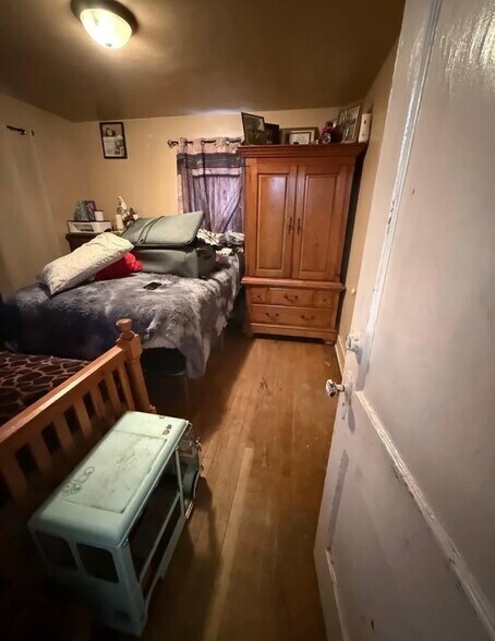 More Photos Of 599 N School St, Braidwood Apartments For Sale