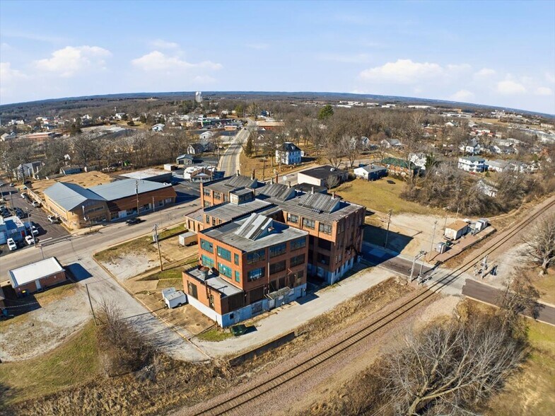 More Photos Of 160 N Main St, Saint Clair Industrial For Sale