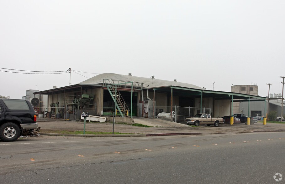 More Photos Of 818 S Walnut Rd, Turlock Warehouse For Sale