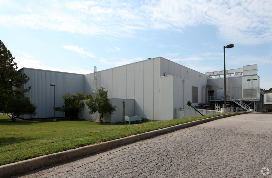 Primary Photo Of 1101 Hamlin Rd, Durham Research And Development For Lease