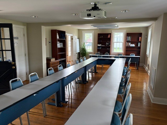 More Photos Of 103 W Pine St, Georgetown Office For Sale