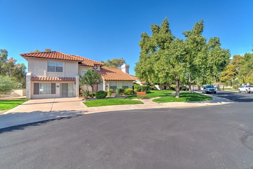 More Photos Of 111 S Hearthstone Way, Chandler Rehabilitation Center For Sale