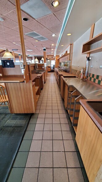 More Photos Of 331 W Ironwood Dr, Coeur d'Alene Restaurant For Lease