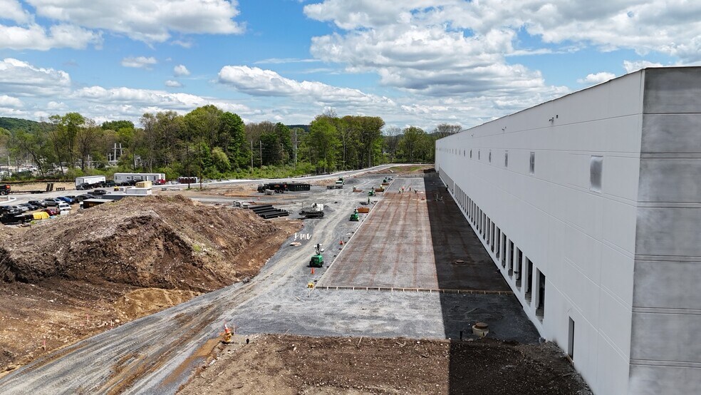 More Photos Of 120 Manunka Chunk Road, Belvidere Distribution For Lease