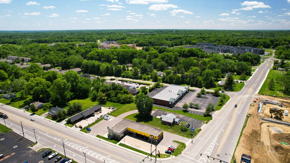 More Photos Of 960 Kennedys Lndg, Cincinnati General Retail For Lease