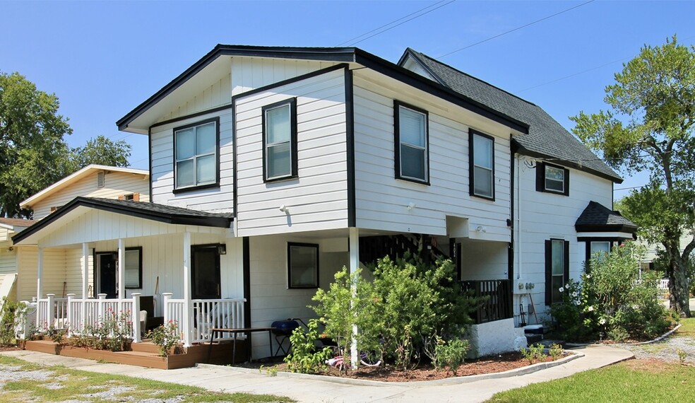 Primary Photo Of 402 S 11th St, Fernandina Beach Apartments For Sale