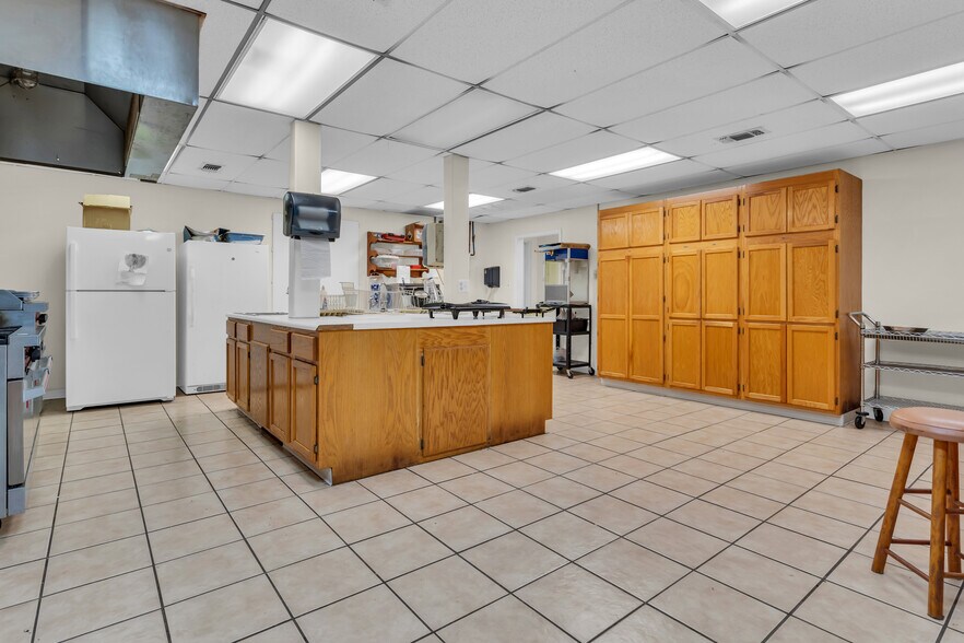 More Photos Of 727 4th St, Healdton Specialty For Sale