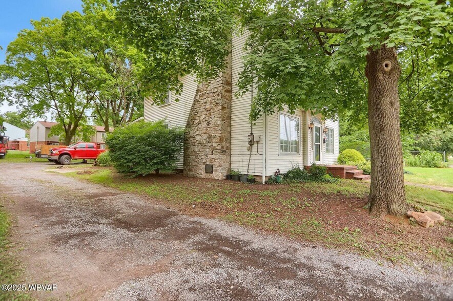 More Photos Of 749 Mahoning St, Milton Specialty For Sale