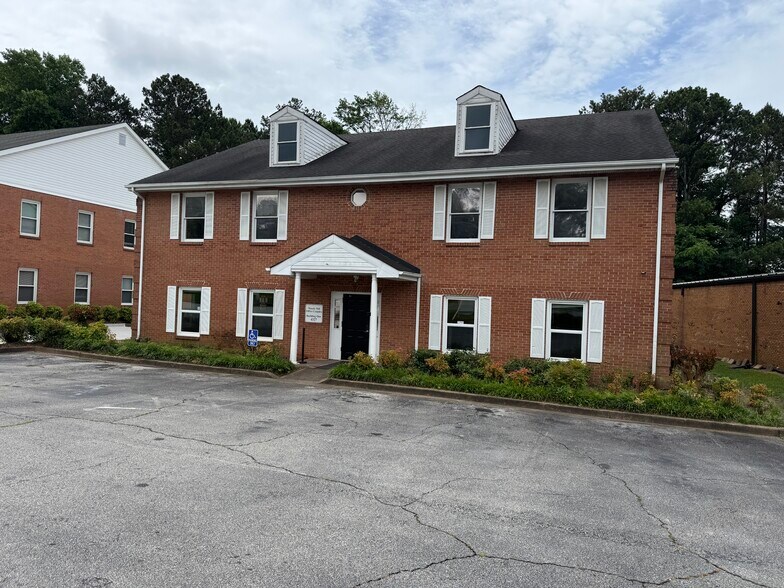 Primary Photo Of 4327 Mundy Mill Rd, Oakwood Office For Sale