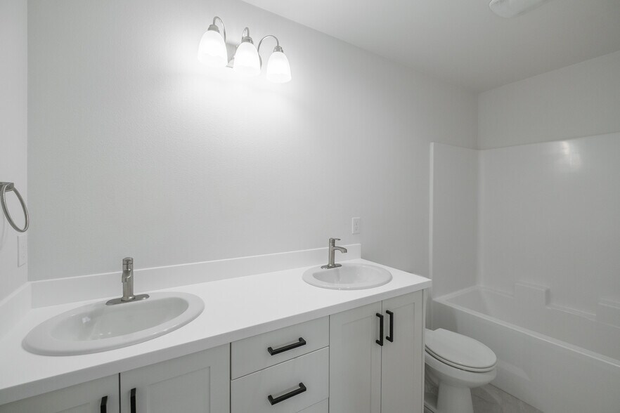 More Photos Of 37731 Rolltide Dr, Lebanon Apartments For Sale