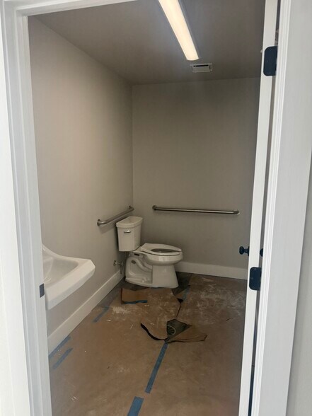 More Photos Of 2688 Amera trl, Saint Cloud Flex For Lease