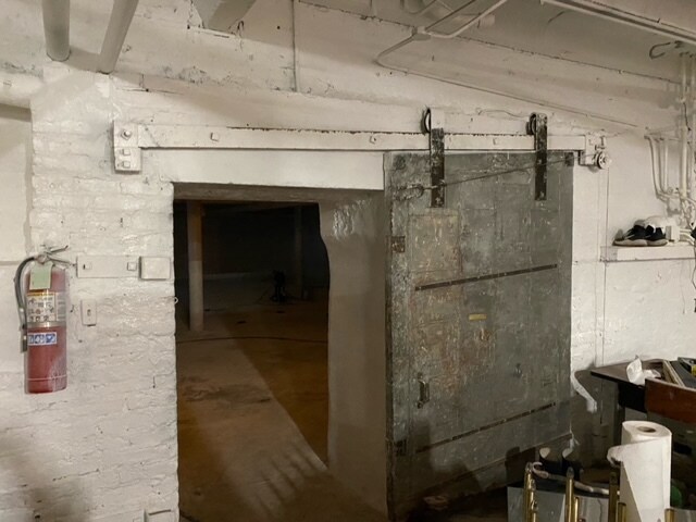 More Photos Of 5041-5047 N Western Ave, Chicago Flex For Lease